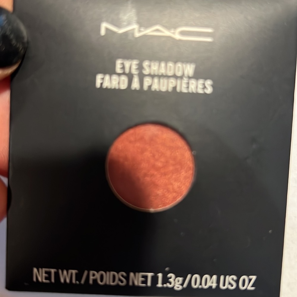 Mac Coppering eye shadow - Picture 3 of 3